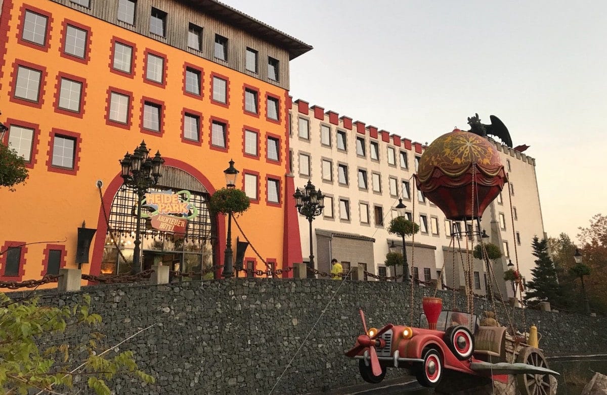 Heide Park: 2 Tage Eintritt + 4* Abenteuerhotel + Frhstck ab 86,88 -  FreizeitparkDeals